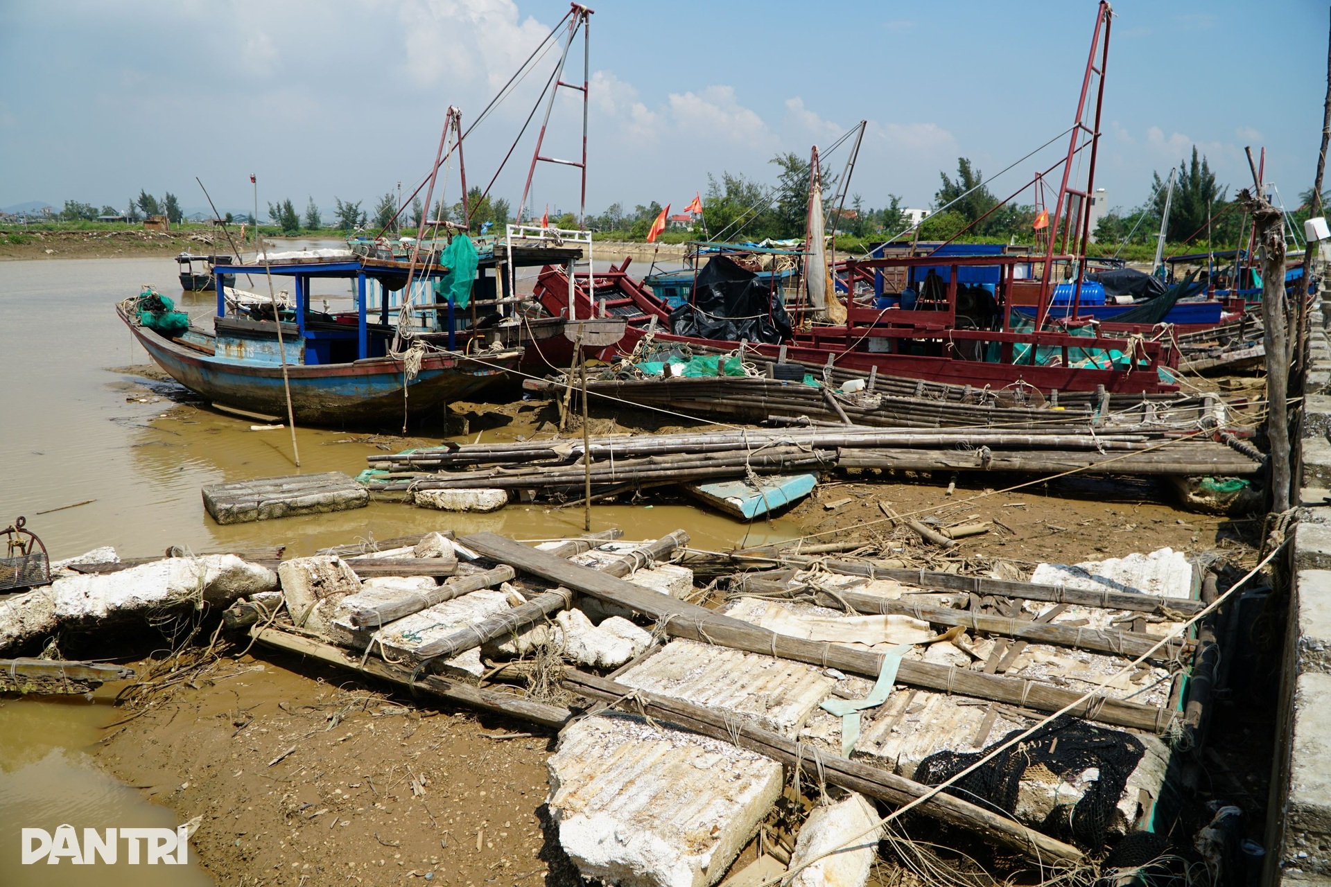 Cảng cá 43 tỷ đồng hoang hóa, dân bỏ thuyền bè - 6