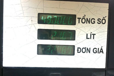 Hàng chục cửa hàng xăng dầu lắp IC giả, “móc túi” khách hàng