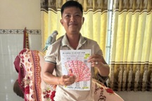 Người đàn ông Vĩnh Long trúng 14 tỷ đồng từ 7 tờ vé số giải độc đắc