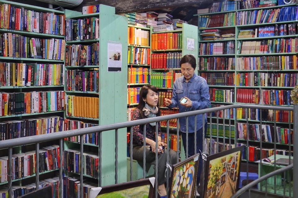 Chuyện ít biết về nhà sách cổ kính, độc đáo nhất Hà Nội - 11