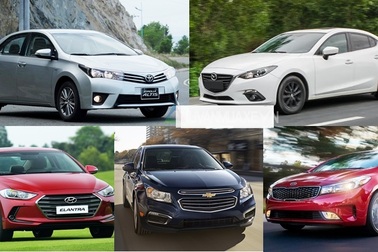 Giảm hàng chục triệu đồng/chiếc, đại lý ô tô vẫn “trầy trật” bán xe