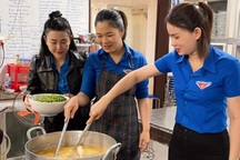 Gói 26.000 tỷ đồng: Nhờ có tiền hỗ trợ mà đóng được học phí cho con