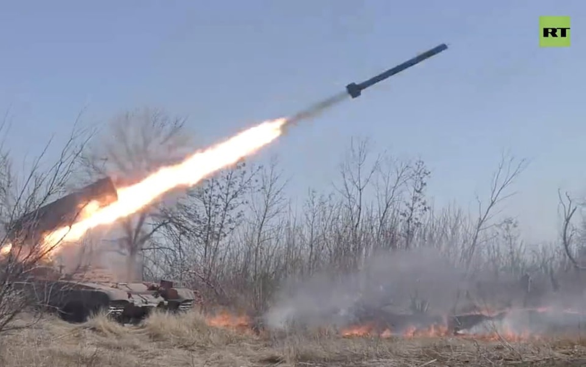 Siêu pháo lửa mặt trời của Nga phóng hỏa lực vào mục tiêu ở Ukraine - 1 Siêu pháo lửa mặt trời của Nga phóng hỏa lực vào mục tiêu ở Ukraine - 1