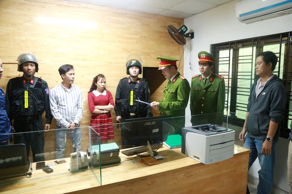 Phá đường dây 6 cơ sở “tín dụng đen” liên tỉnh cho vay hàng chục tỷ đồng - 1 Phá đường dây 6 cơ sở “tín dụng đen” liên tỉnh cho vay hàng chục tỷ đồng - 1