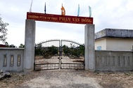 Trần tình của hiệu trưởng ngôi trường có 2 học sinh đỗ tốt nghiệp