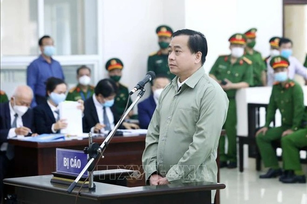 Pha quay xe bất ngờ của cựu Phó Tổng cục trưởng Tình báo Nguyễn Duy Linh - 2 Pha quay xe bất ngờ của cựu Phó Tổng cục trưởng Tình báo Nguyễn Duy Linh - 2