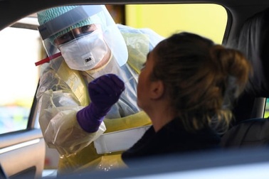 Anh ghi nhận ca tử vong đầu tiên vì virus corona, Pháp có thêm 3 ca tử vong