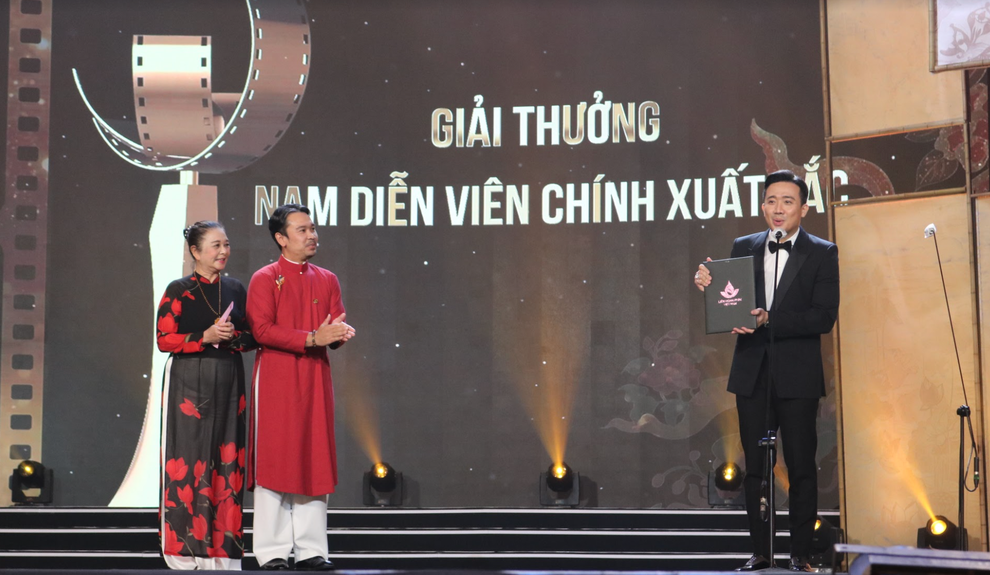 NSND Lê Khanh, Trấn Thành giành giải tại Liên hoan Phim Việt Nam - 4 NSND Lê Khanh, Trấn Thành giành giải tại Liên hoan Phim Việt Nam - 4