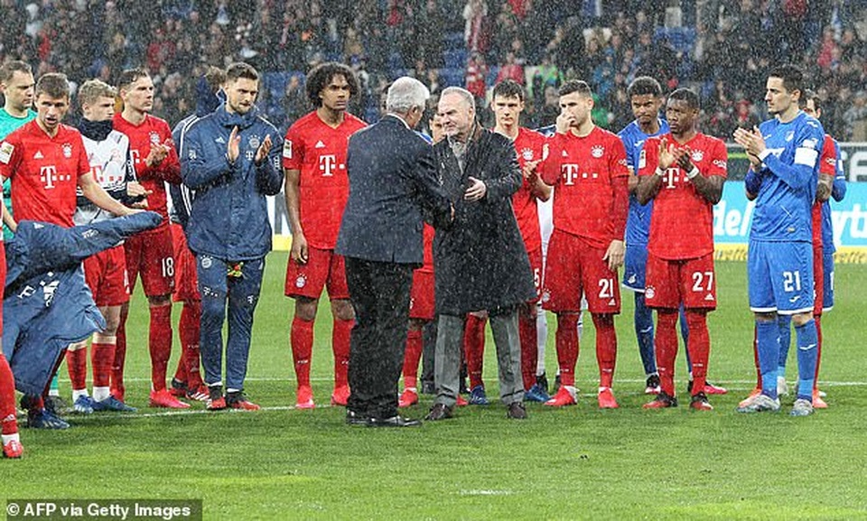 Phản đối CĐV, Bayern Munich và đối thủ nghỉ đá, đứng nói chuyện - 7 Phản đối CĐV, Bayern Munich và đối thủ nghỉ đá, đứng nói chuyện - 7