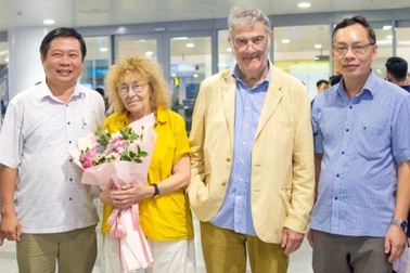 Giáo sư Nobel thứ 19 đến Gia Lai thảo luận về khoa học lượng tử