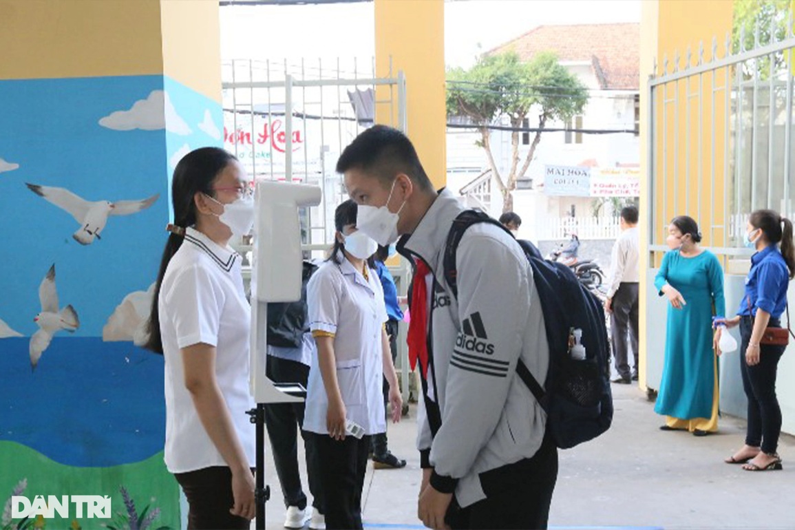 Thầy và trò ở Cần Thơ phấn khởi trở lại trường học sau dịch bệnh - 2 Thầy và trò ở Cần Thơ phấn khởi trở lại trường học sau dịch bệnh - 2
