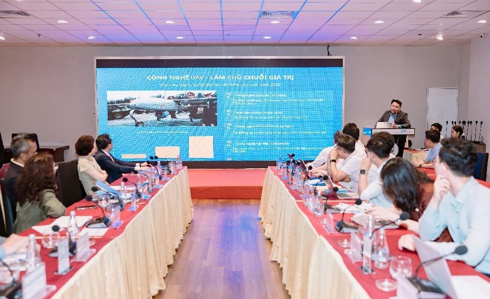 CT Group chia sẻ mô hình Trung tâm đổi mới sáng tạo với lãnh đạo Hà Nội - 2 CT Group chia sẻ mô hình Trung tâm đổi mới sáng tạo với lãnh đạo Hà Nội - 2