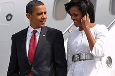 Vợ chồng Obama lập "cú đúp"