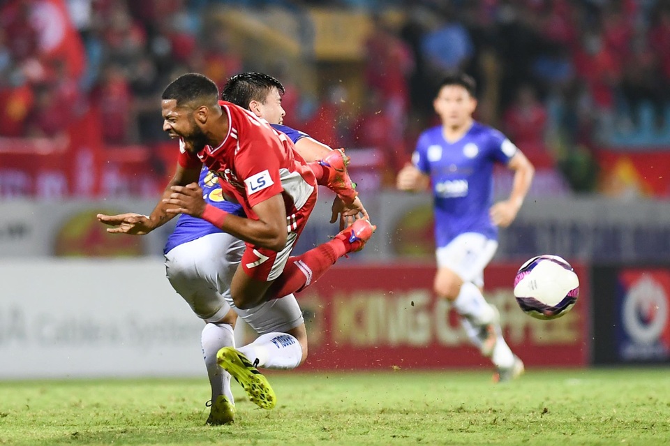 CLB Hà Nội 0-1 CLB Viettel: Trọng Hoàng ghi bàn, Quang Hải kém duyên - 12 CLB Hà Nội 0-1 CLB Viettel: Trọng Hoàng ghi bàn, Quang Hải kém duyên - 12