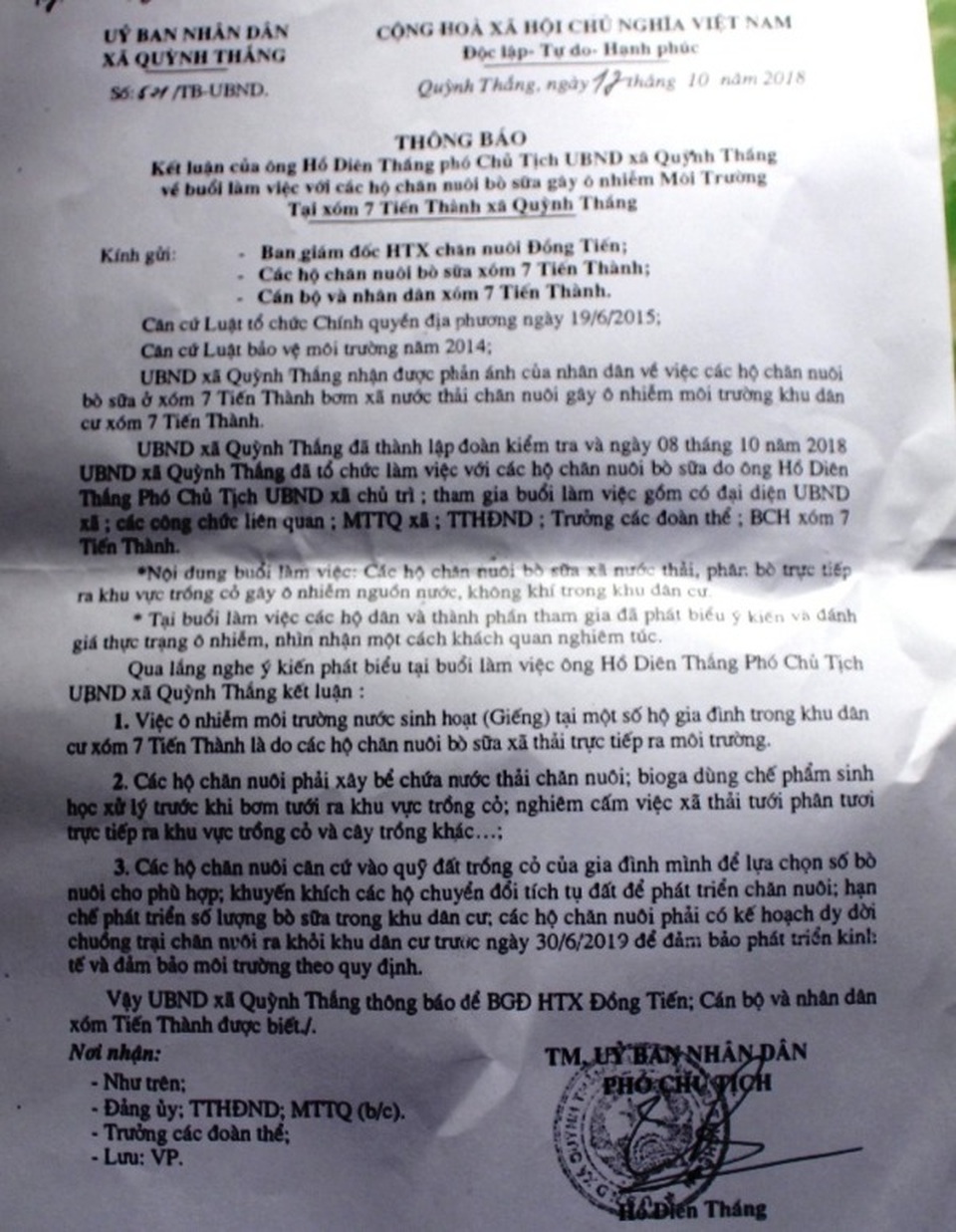 Nuôi bò sữa “án ngữ” trong khu dân cư, cả xóm kêu trời vì ô nhiễm - 6 Nuôi bò sữa “án ngữ” trong khu dân cư, cả xóm kêu trời vì ô nhiễm - 6