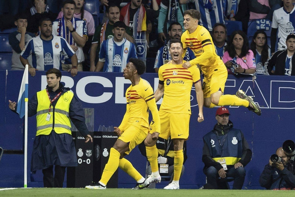 Barcelona vô địch La Liga sớm 4 vòng đấu - 2 Barcelona vô địch La Liga sớm 4 vòng đấu - 2