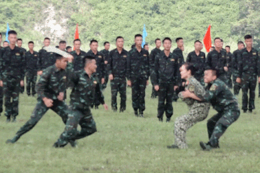 Màn đánh võ của nữ đặc công Việt Nam trong Lễ bế mạc Army Games ở Hà Nội