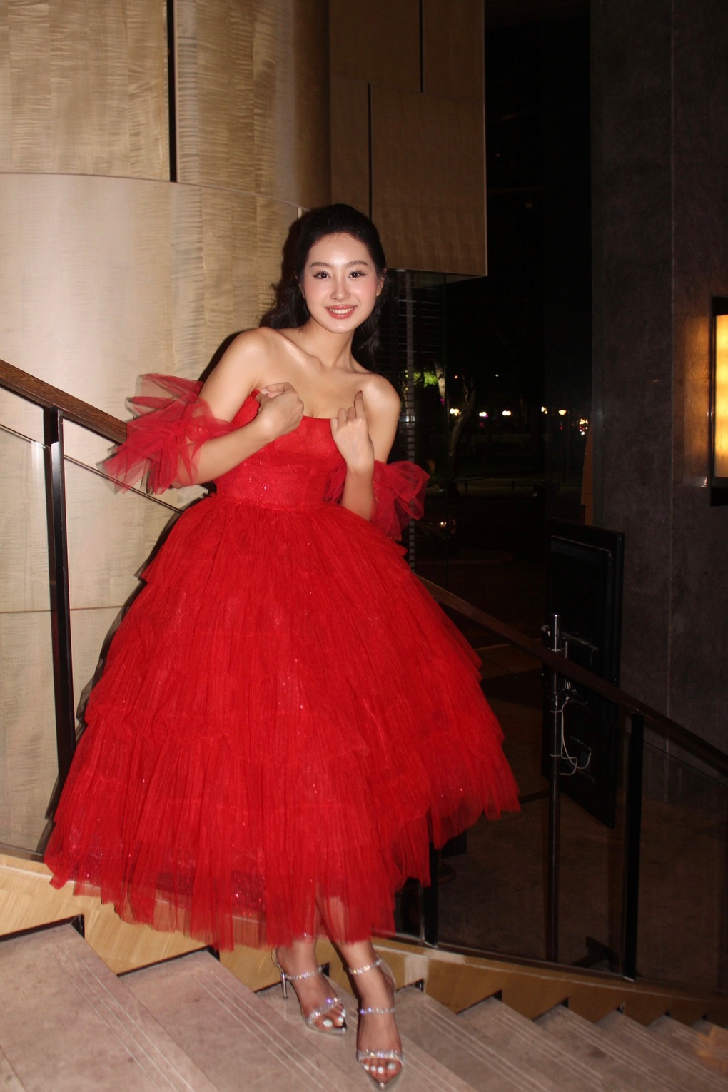 Mỹ nhân nhỏ tuổi nhất Hoa hậu Việt Nam 2022 nói gì về việc mặc gợi cảm? - 9