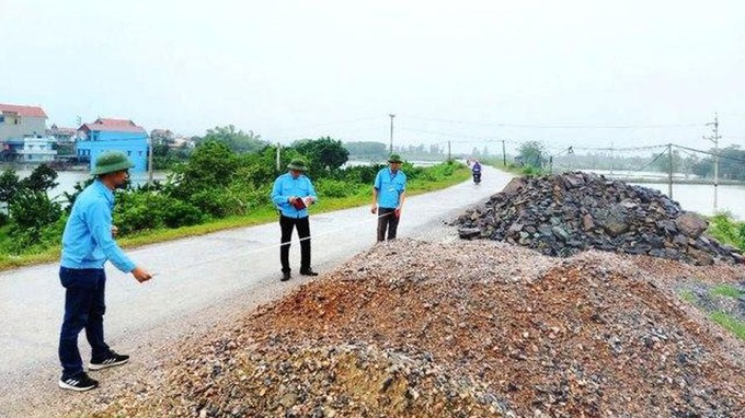 Hà Nội: Xử lý được 35/293 vi phạm đê điều, thủy lợi trong năm 2020 - Ảnh 1.