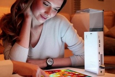 Máy chiếu thông minh biến bề mặt phẳng thành màn hình cảm ứng