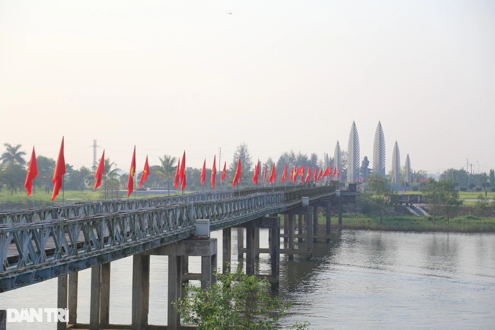 Khoác áo mới cho cây cầu Hiền Lương lịch sử - 1 Khoác áo mới cho cây cầu Hiền Lương lịch sử - 1