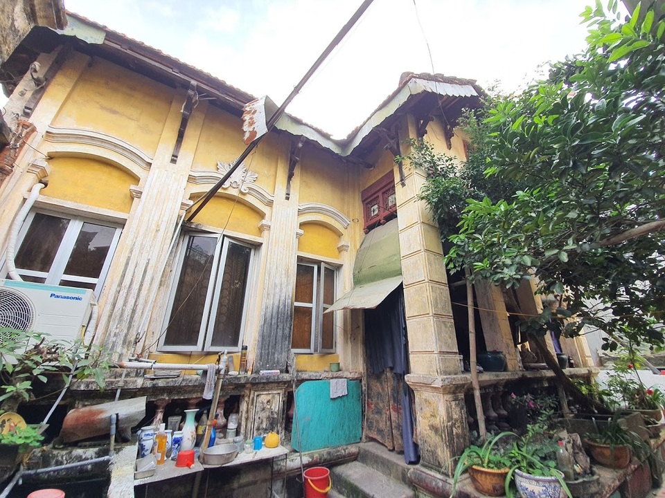 Cận cảnh ngôi nhà “đỏ rực” nổi tiếng nhất nhì làng cổ Cự Đà - 9 Cận cảnh ngôi nhà “đỏ rực” nổi tiếng nhất nhì làng cổ Cự Đà - 9