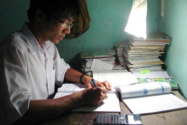 Khó khăn đường đến giảng đường của thủ khoa xứ Nẫu