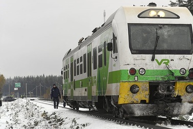 Tàu hỏa đâm xe quân sự, 3 binh sĩ Phần Lan thiệt mạng