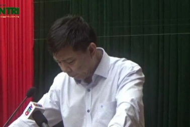 Ông Nguyễn Hữu Hoài, Chủ tịch UBND tỉnh Quảng Bình đề xuất các đơn vị kinh doanh du lịch giảm giá 30 - 50% cho khách lưu trú