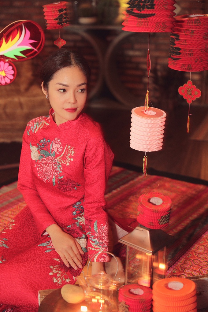 Làm mẹ đơn thân, Dương Cẩm Lynh cố vun vén cho con một tuổi thơ êm đẹp - Ảnh 8. Làm mẹ đơn thân, Dương Cẩm Lynh cố vun vén cho con một tuổi thơ êm đẹp - Ảnh 8.