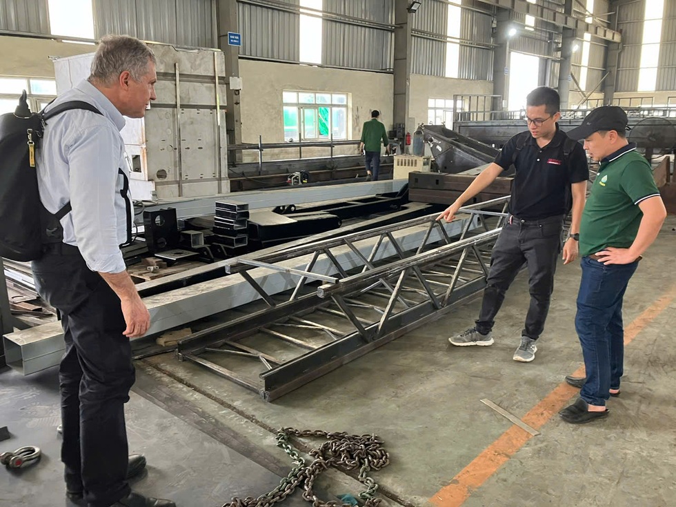 Đằng sau những hợp đồng triệu đô của sếp vùng không văn phòng - 4 Đằng sau những hợp đồng triệu đô của sếp vùng không văn phòng - 4