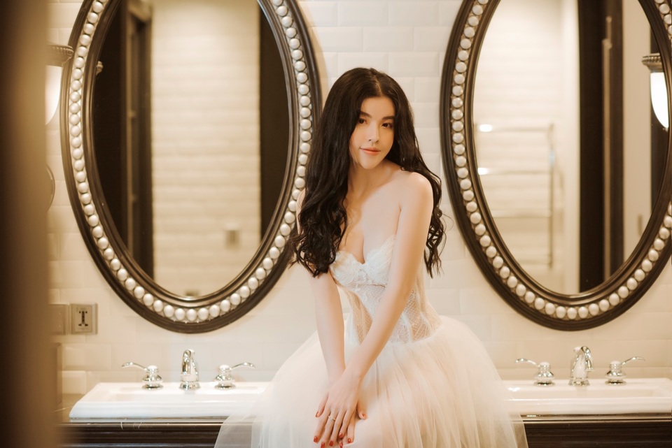 Gặp gỡ cô nàng hotgirl quyến rũ quyết tâm nói không với scandal - 3 Gặp gỡ cô nàng hotgirl quyến rũ quyết tâm nói không với scandal - 3
