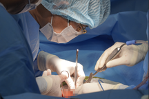 Mất con vì căn bệnh quái ác, cô gái hồi sinh cuộc đời nhờ được bố hiến thận