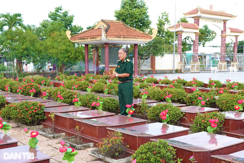 Lời hứa của người lính già cả đời đi tìm hài cốt đồng đội - 11 Lời hứa của người lính già cả đời đi tìm hài cốt đồng đội - 11