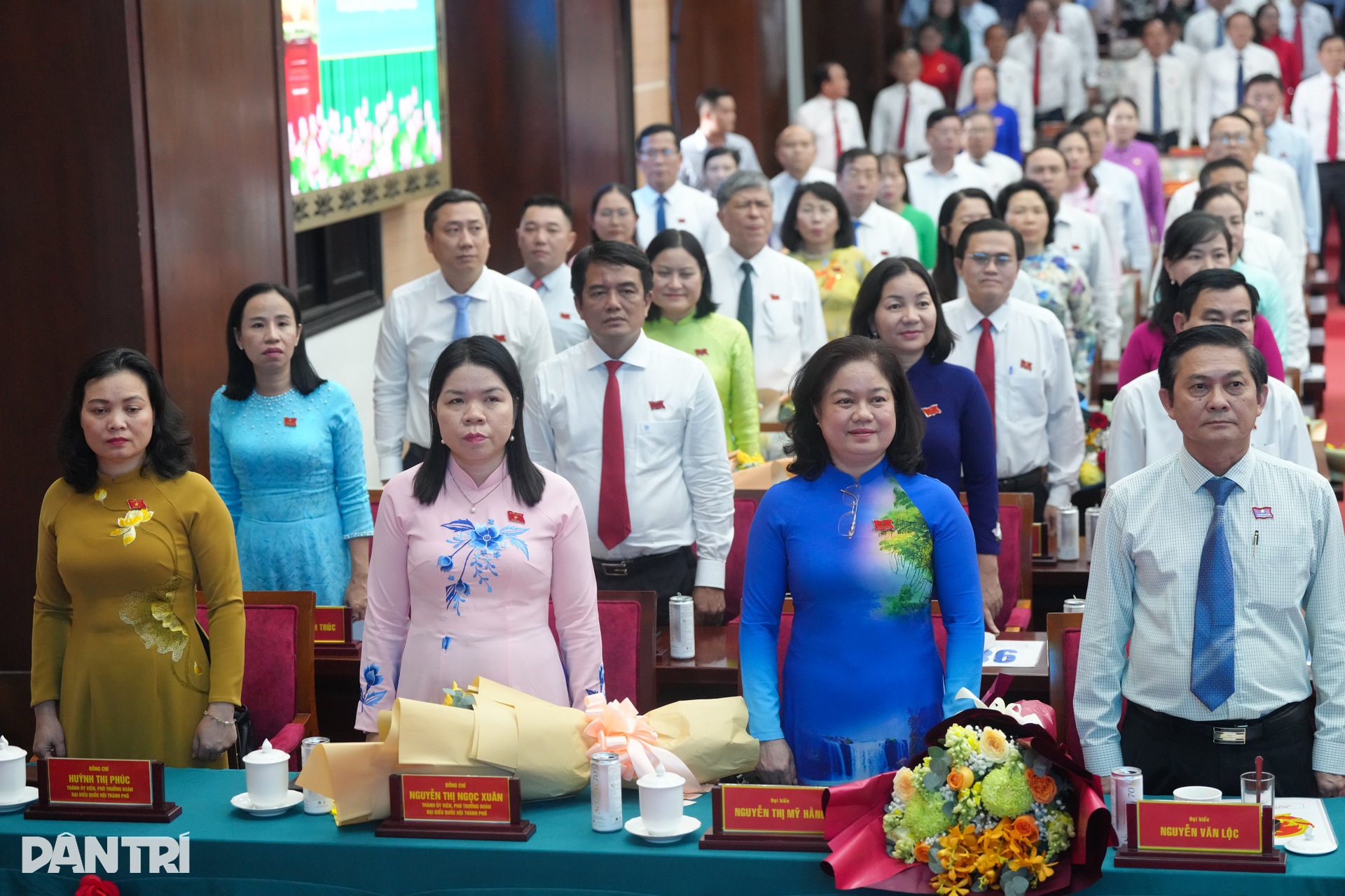 Phiên họp đầu tiên, kiện toàn nhân sự sở, ngành TPHCM mới - 1 Phiên họp đầu tiên, kiện toàn nhân sự sở, ngành TPHCM mới - 1