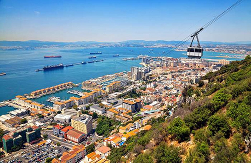 Cách Gibraltar trở thành “điểm nóng” hôn lễ thời Covid-19 của châu Âu - 1 Cách Gibraltar trở thành “điểm nóng” hôn lễ thời Covid-19 của châu Âu - 1