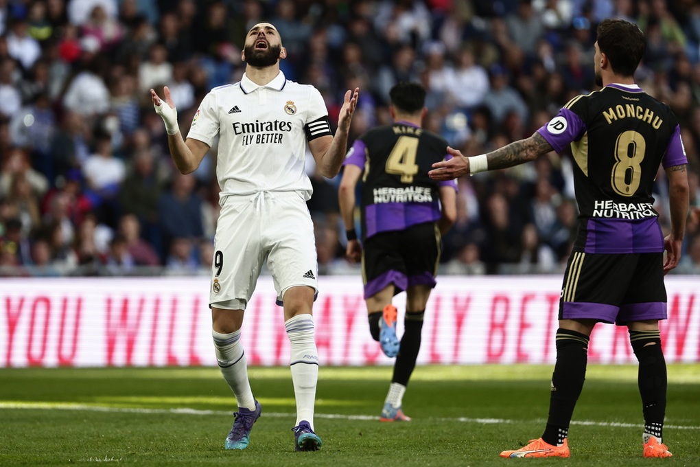 Benzema lập hat-trick trong 7 phút, Real Madrid giành chiến thắng 6-0 - 1 Benzema lập hat-trick trong 7 phút, Real Madrid giành chiến thắng 6-0 - 1