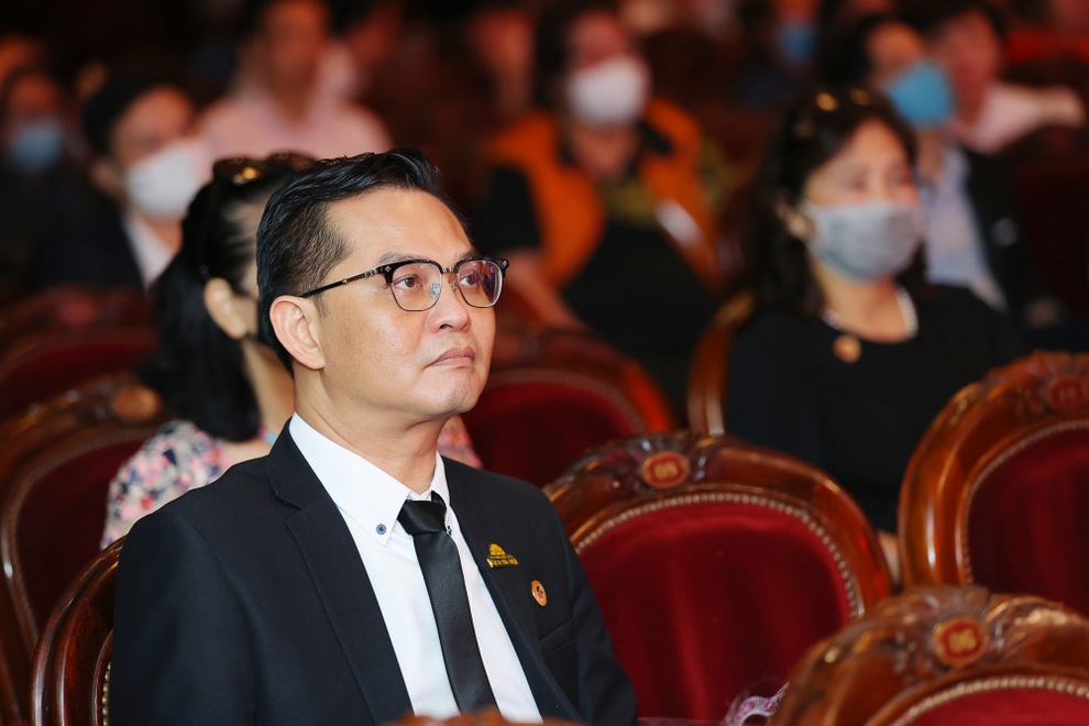 Thu Quỳnh Hương vị tình thân bật khóc mong kịch nói về thời hoàng kim - 8 Thu Quỳnh Hương vị tình thân bật khóc mong kịch nói về thời hoàng kim - 8