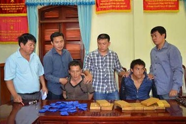 Vận chuyển 10 bánh heroin bằng đường rừng từ Lào sang Trung Quốc tiêu thụ