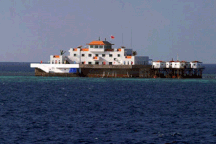 Philippines phản đối Trung Quốc cải tạo bãi đá Vành Khăn ở Biển Đông