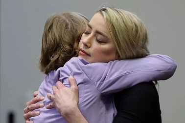 Truyền thông quốc tế nói gì khi Johnny Depp thắng kiện Amber Heard?