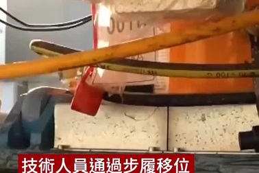 Xem "thần đèn Trung Quốc" di chuyển cả khu nhà cổ nặng hơn 7.500 tấn