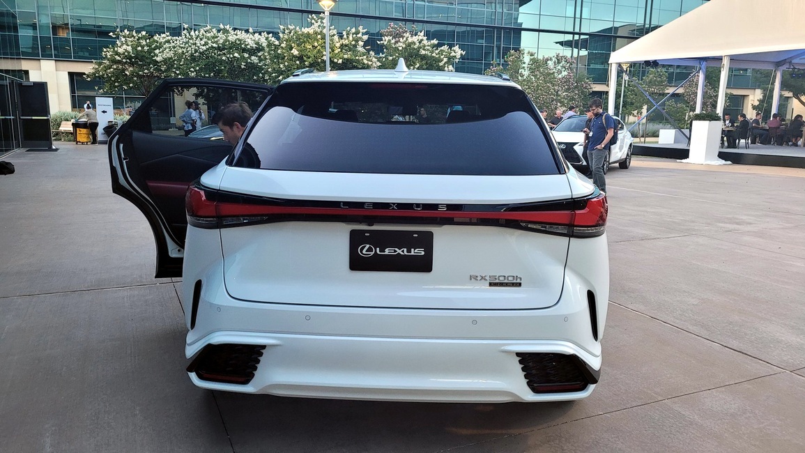 Lexus RX 2023 chính thức trình làng - 11 Lexus RX 2023 chính thức trình làng - 11