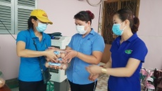 Công đoàn hỗ trợ 1 triệu đồng tiền ăn cho lao động '3 tại chỗ'