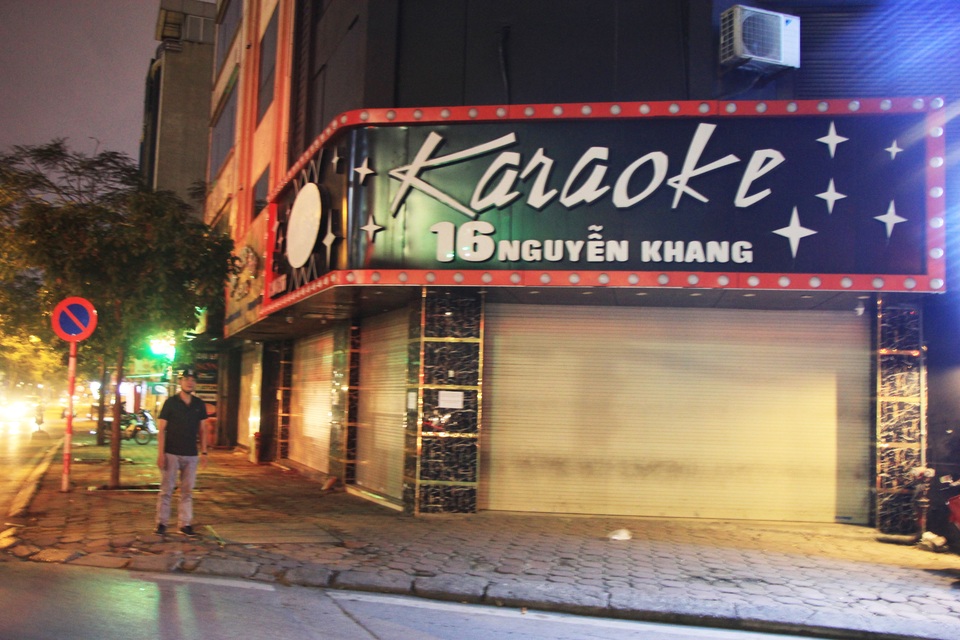 Phố karaoke Hà Nội im lìm, vắng lặng - 1 Phố karaoke Hà Nội im lìm, vắng lặng - 1