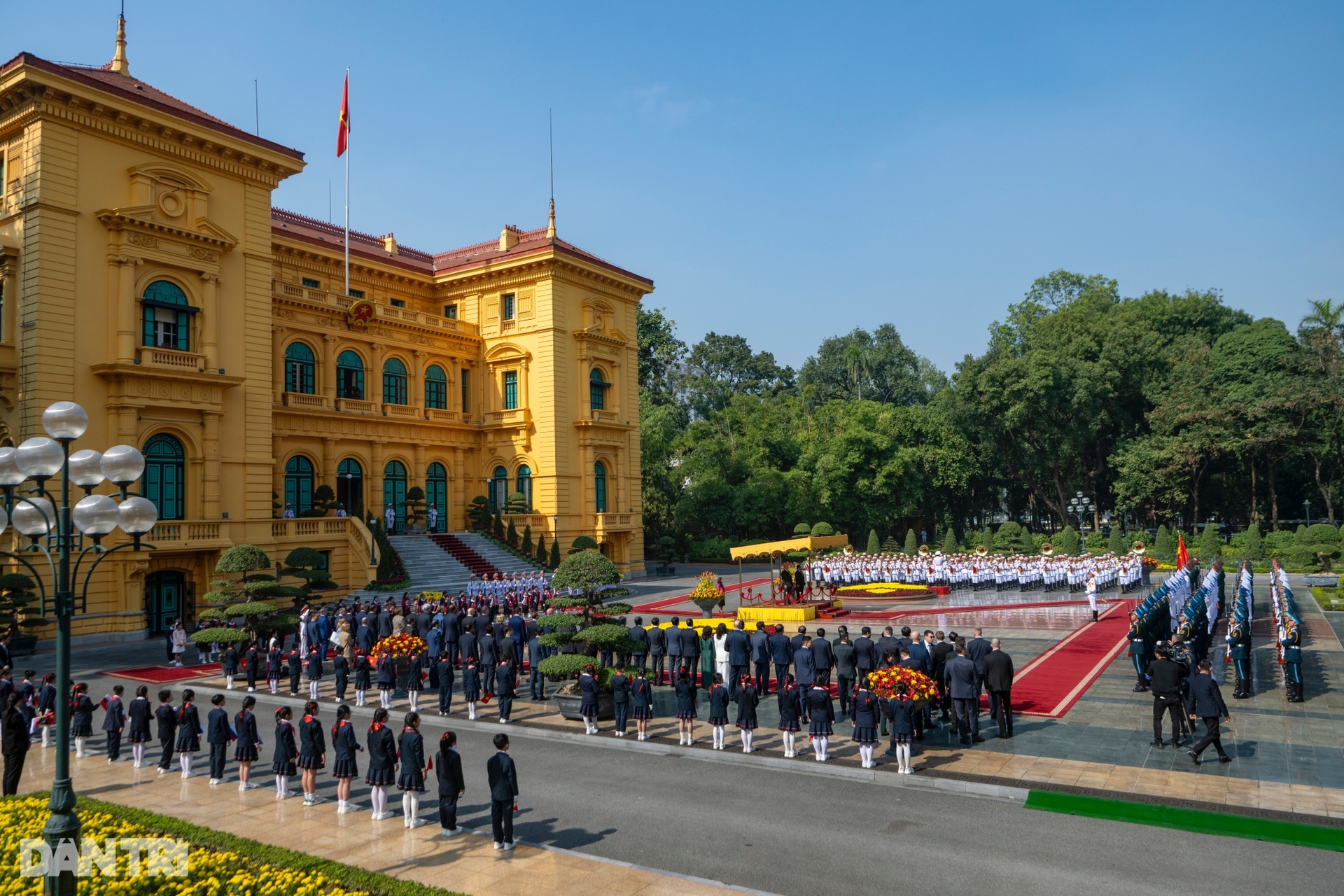 Thủ tướng Phạm Minh Chính chủ trì lễ đón Thủ tướng Nga thăm Việt Nam - 1 Thủ tướng Phạm Minh Chính chủ trì lễ đón Thủ tướng Nga thăm Việt Nam - 1