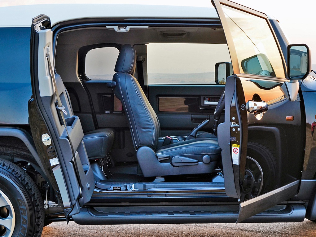 Toyota đã chính thức dừng sản xuất dòng FJ Cruiser - 2 Toyota đã chính thức dừng sản xuất dòng FJ Cruiser - 2