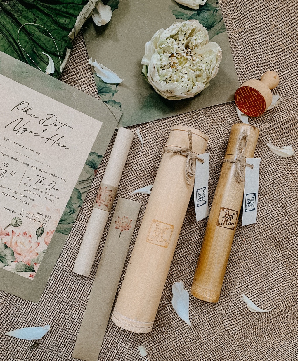 Hoa hậu Ngọc Hân công bố cây thiệp cưới độc đáo được làm bằng ống tre - 1 Hoa hậu Ngọc Hân công bố cây thiệp cưới độc đáo được làm bằng ống tre - 1