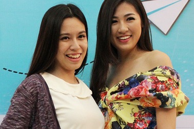 Á hậu Tú Anh gợi cảm đọ sắc cùng Hoa khôi trường Báo