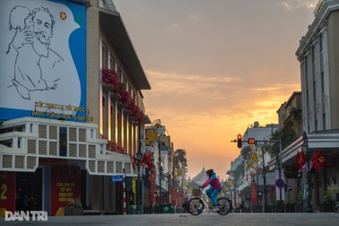 Hà Nội bình yên, tĩnh lặng buổi sớm mùng 1 Tết Ất Tỵ